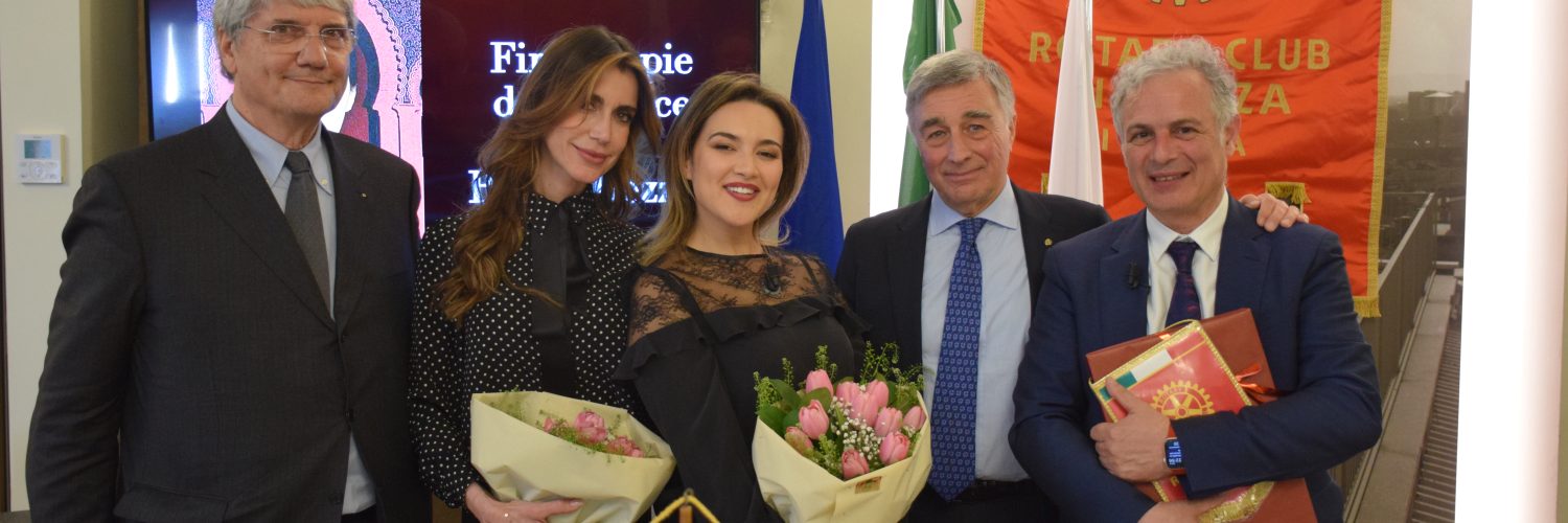 Bezzaz Rajae - L'araba Felice - Piero Muscari